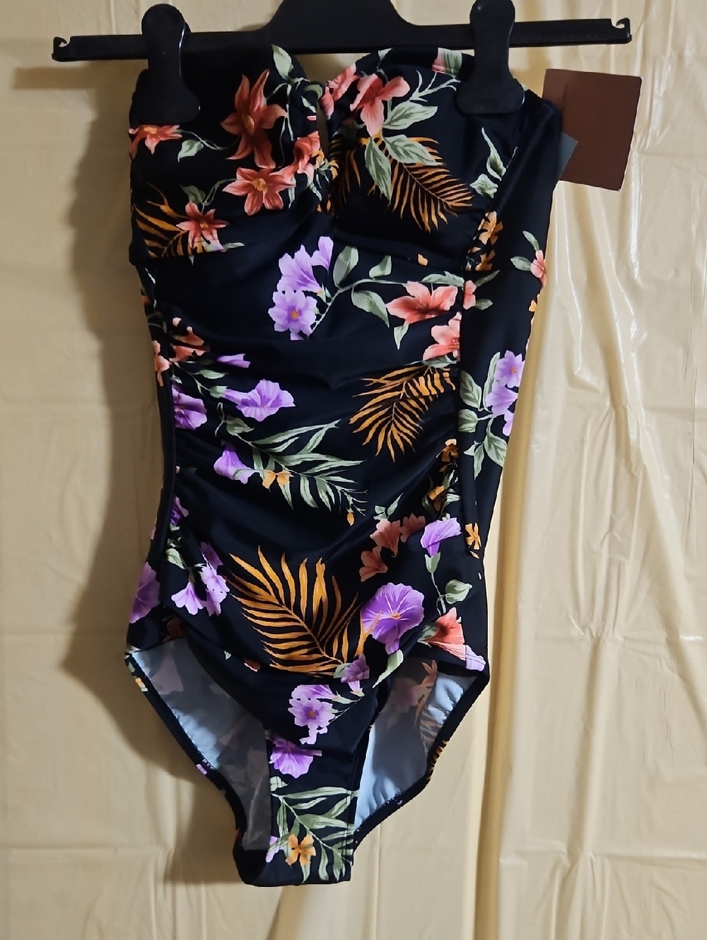 SHADE & SHORE BLACK FLORAL STRAPLESS ONE PIECE SWIMSUIT: NEW WITH TAGS: SIZE S